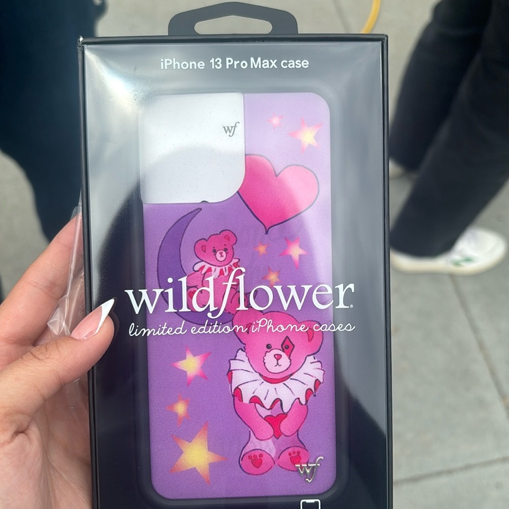 Brand new Wildflower iPhone 13 Pro Max cas